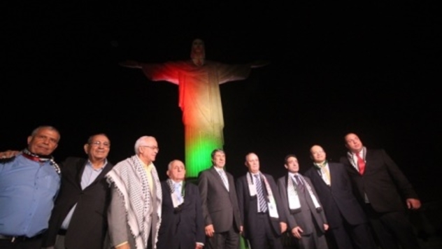 Cristo iluminado pela coexistência pacífica de todos os credos monoteístas na Palestina