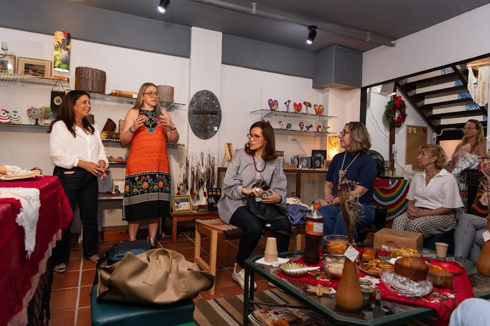 Loja O Sol Artesanato promove Café com Artesão: um encontro de arte, literatura e consciência social