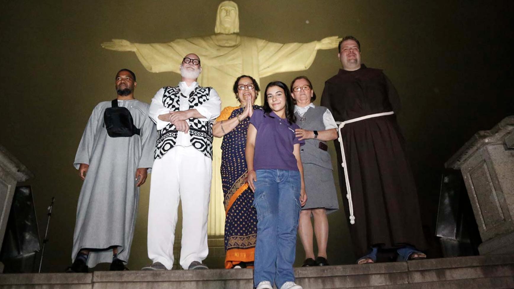 O “Espírito de Assis” como prece pela Paz no Abraço do Redentor