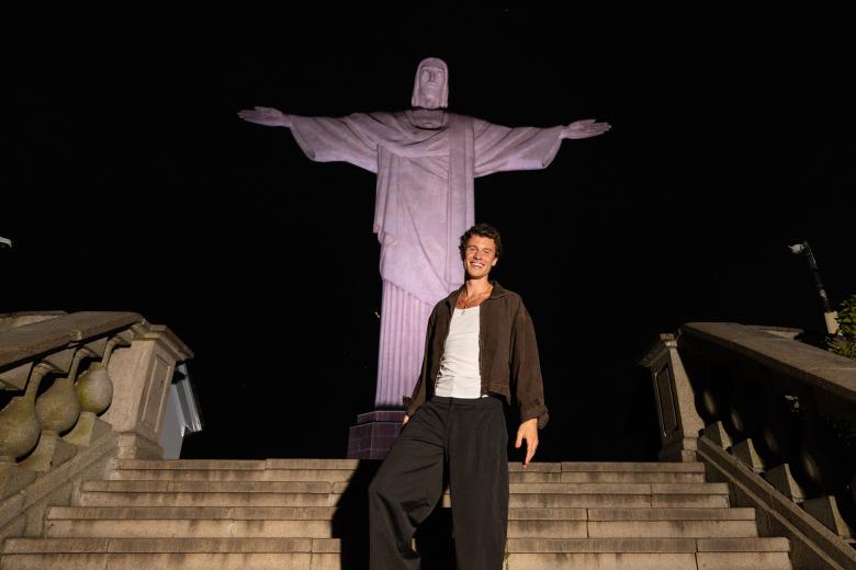 Santuário Cristo Redentor recebe visita do cantor Shawn Mendes